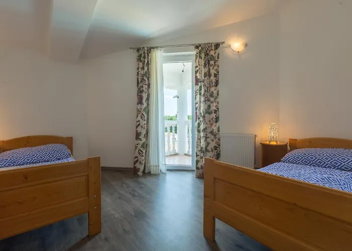 Tatil Evi House With A Swimming Pool Radmani, - 16440 *