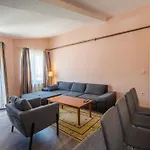 House With A Swimming Pool Radmani, - 16440 Dom wakacyjny *