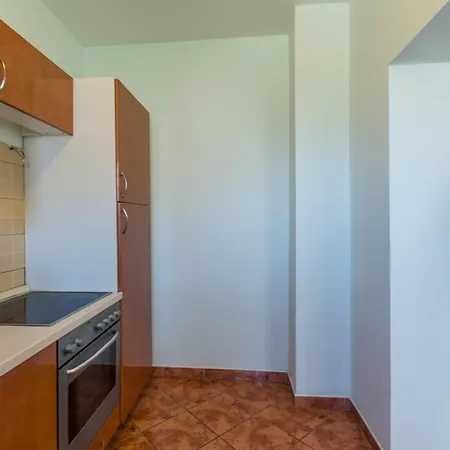 House With A Swimming Pool Radmani, - 16440 Vakantiehuis *
