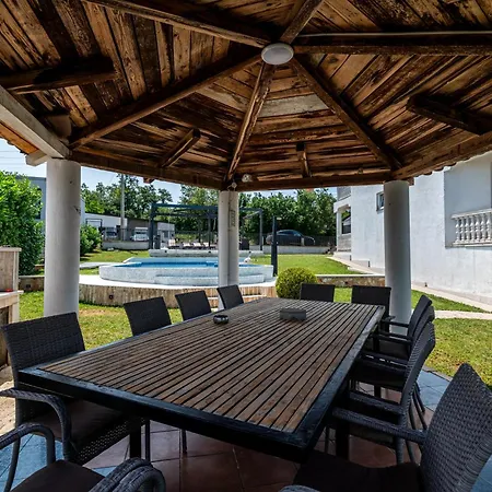 House With A Swimming Pool Radmani, - 16440