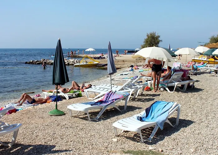 House With A Swimming Pool Radmani, - 16440 *