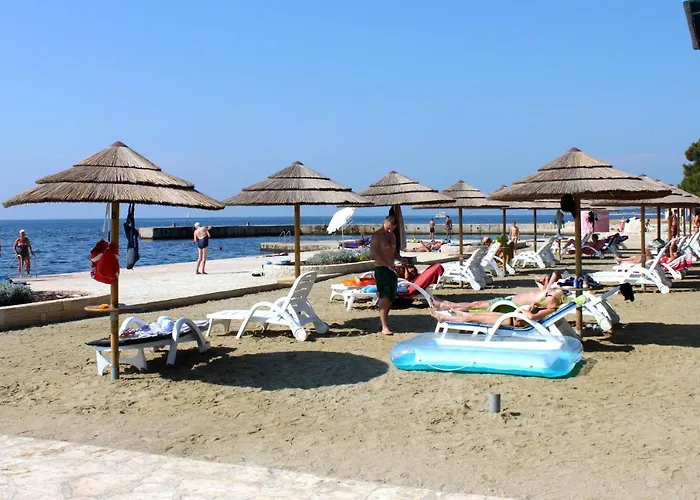 House With A Swimming Pool Radmani, - 16440 * Πόρετς