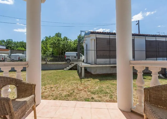 House With A Swimming Pool Radmani, - 16440