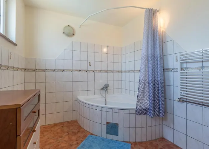 House With A Swimming Pool Radmani, - 16440 *