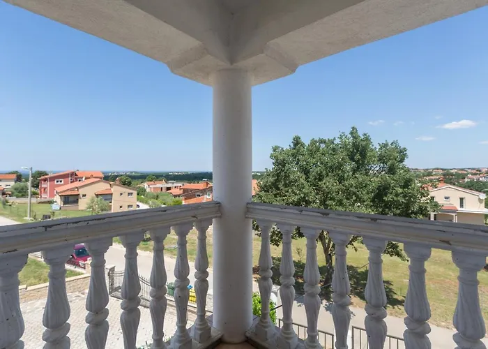 House With A Swimming Pool Radmani, - 16440