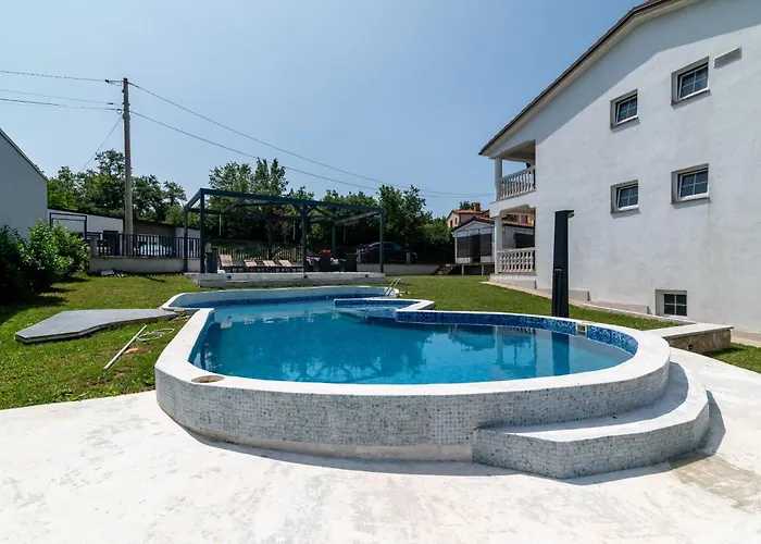 House With A Swimming Pool Radmani, - 16440 * Πόρετς