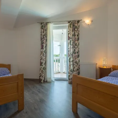 펜션 House With A Swimming Pool Radmani, - 16440 *